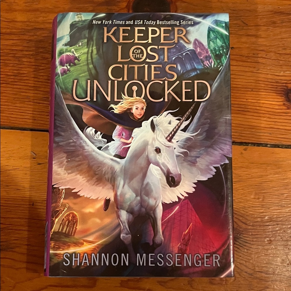 Keeper of the Lost Cities: Unlocked Hardcover Book